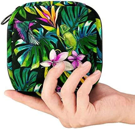 Tropski uzorak s gušterom ptice i egzotičnim cvjetovima - Palms Monstera Plumeria. Šareni tekstilni dizajn s retro aloha bojama. Sanitarne